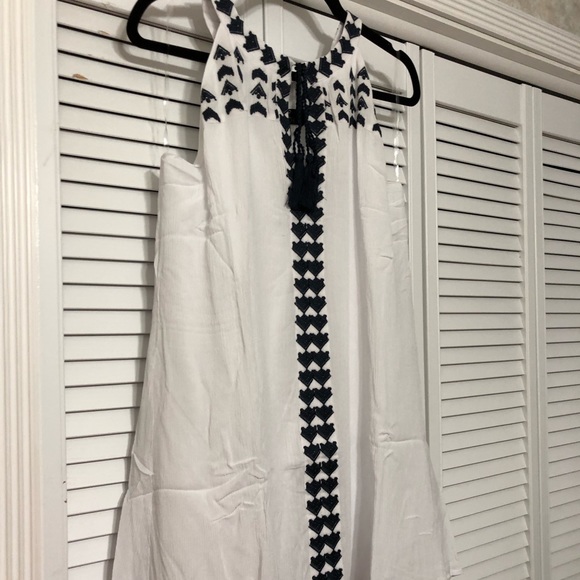 🎉 white dress 🎉 - Picture 2 of 5